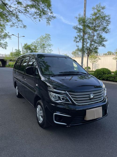 东风菱智七座报价图片(东风菱智2022款图片)