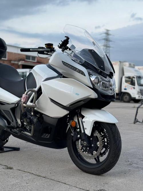 【春风650国宾摩托车,春风650国宾摩托车图片】