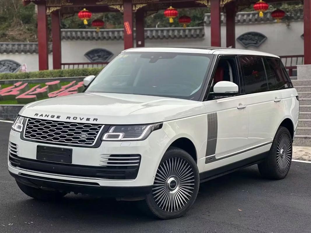 新款路虎行政版多少钱/路虎行政新款谍照